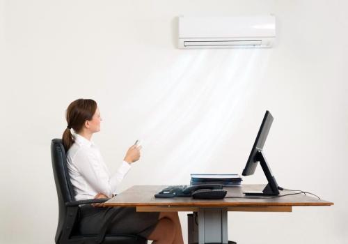 Развеиваем миф: нужно ли закрывать окна если включен кондиционер?