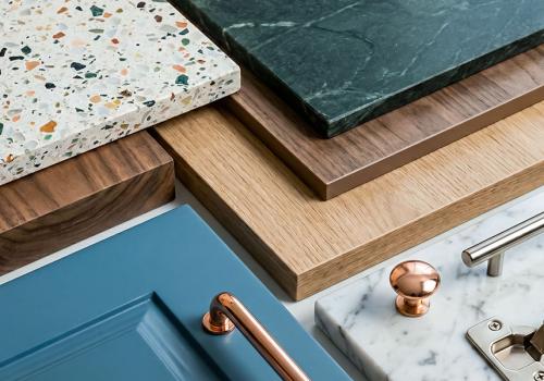 Из чего делают кухонную мебель: обзор материалов, фасадов и столешниц