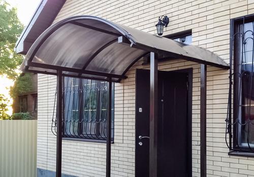 Из чего лучше сделать навес для крыльца