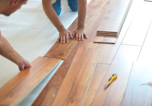 Как правильно уложить ламинат своими руками – пошаговая инструкция