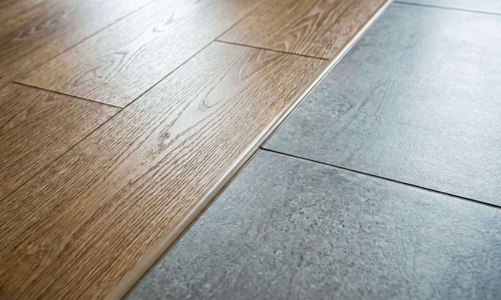 идеальный стык напольного покрытия &ndash; кварц-винил / ламинат и керамогранит