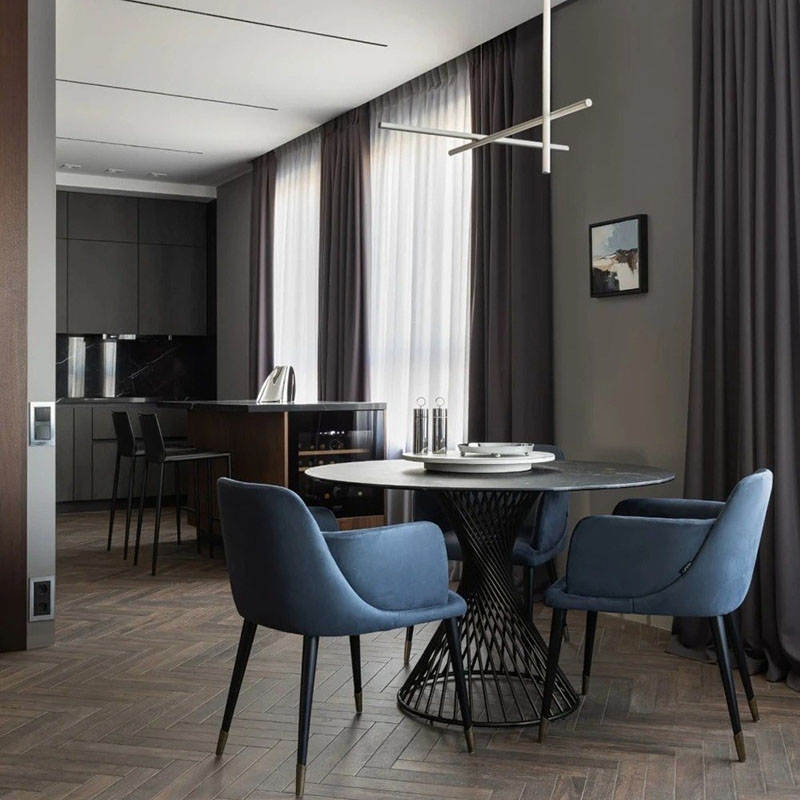 Дизайнерская столовая в черно-сером лофте