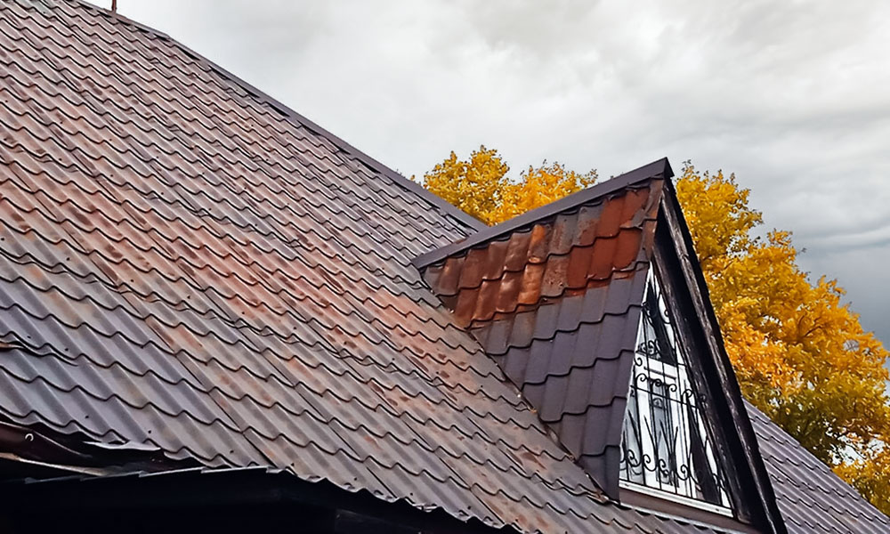 ржавая металлочерепица