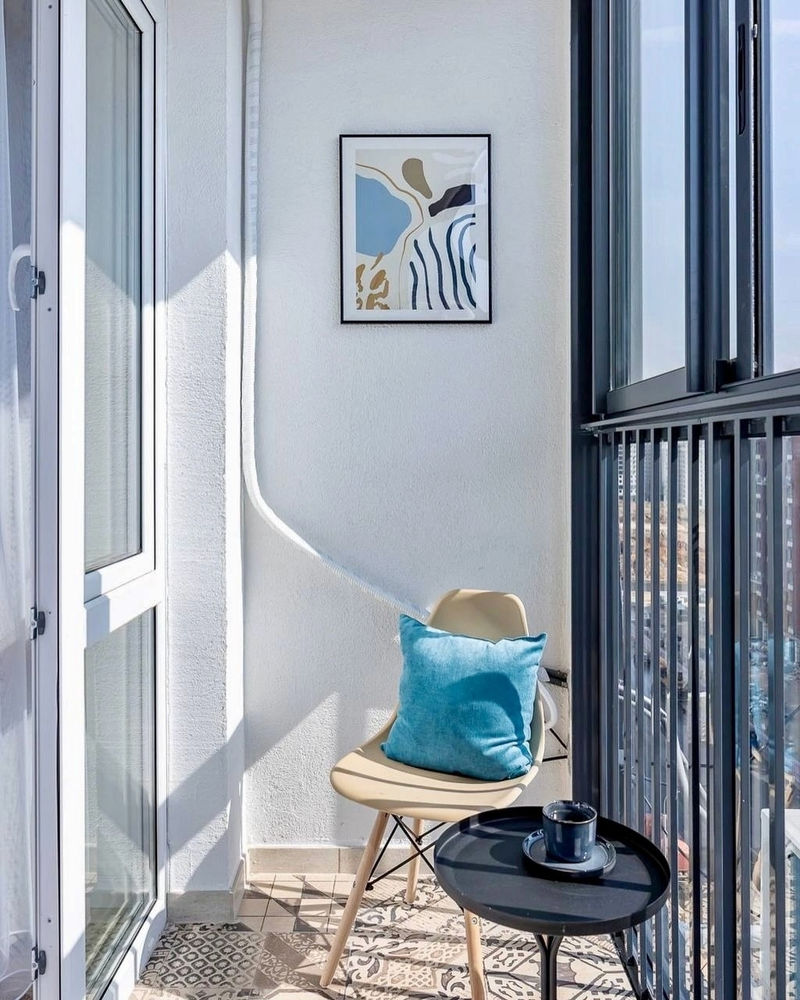 балкон в компактной студии 